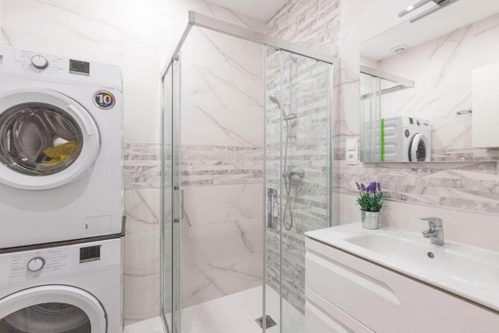 Beautiful And Elegant One Bedroom Apartment ฟูเอนฮิโรลา ภายนอก รูปภาพ